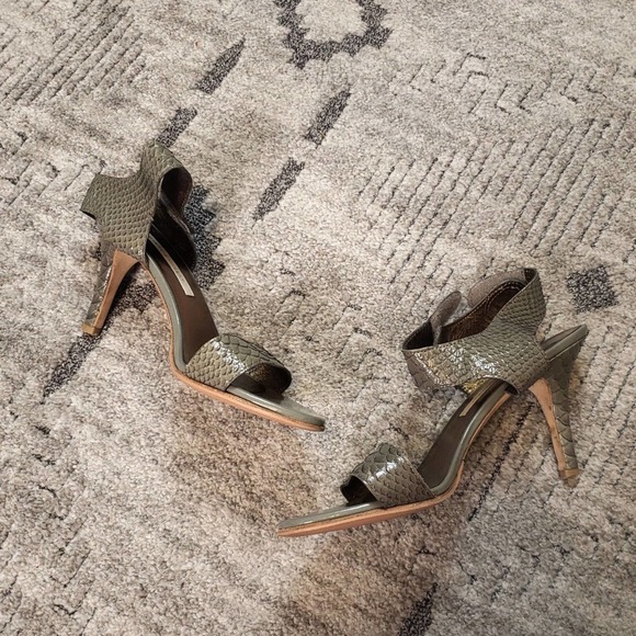 Cynthia Vincent Croc Green Sandals Siz 9 - Picture 3 of 8